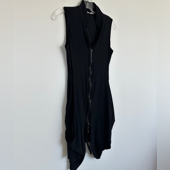 Sun Light Asymmetrical Stretch Zipper Sleeveless Dress in Black | Size 1 - Picture 4 of 7